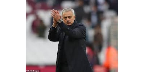 Mourinho oficjalnie podpisał kontrakt Tottenham Hotspur